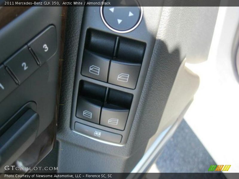 Arctic White / Almond/Black 2011 Mercedes-Benz GLK 350