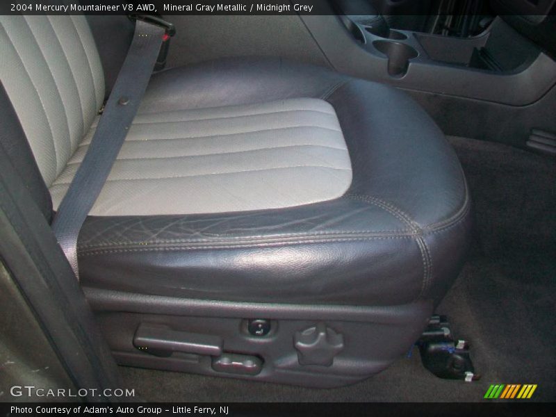 Mineral Gray Metallic / Midnight Grey 2004 Mercury Mountaineer V8 AWD
