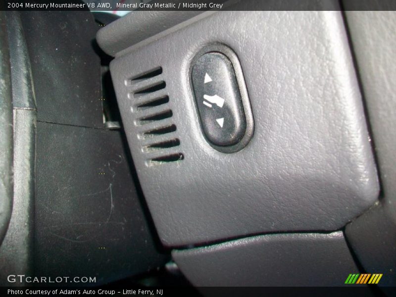 Mineral Gray Metallic / Midnight Grey 2004 Mercury Mountaineer V8 AWD