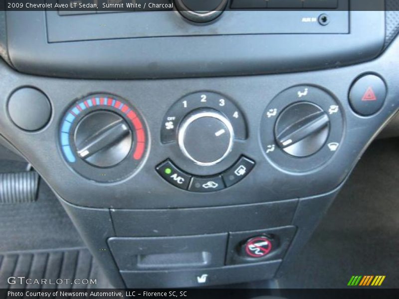 Summit White / Charcoal 2009 Chevrolet Aveo LT Sedan