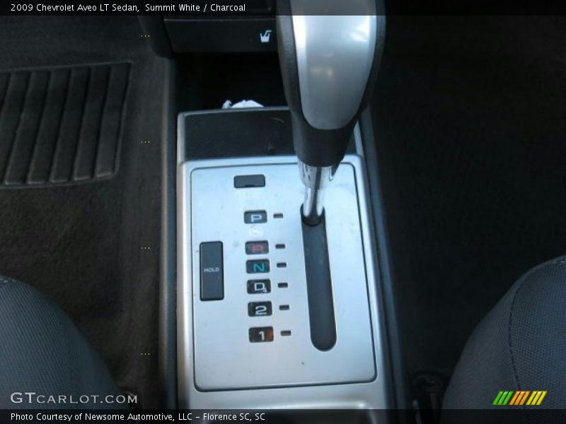 Summit White / Charcoal 2009 Chevrolet Aveo LT Sedan