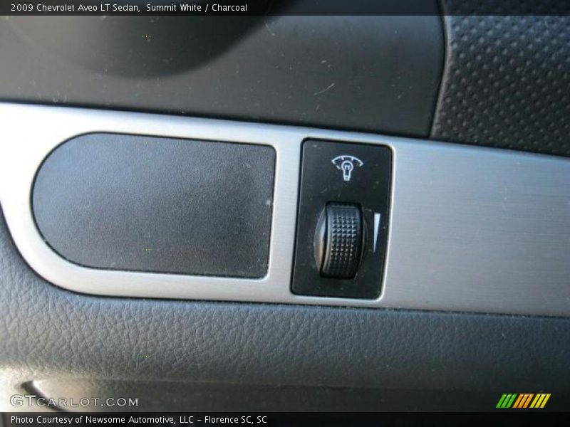 Summit White / Charcoal 2009 Chevrolet Aveo LT Sedan