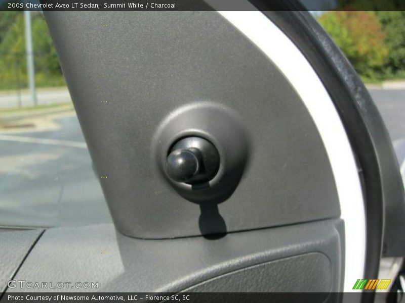 Summit White / Charcoal 2009 Chevrolet Aveo LT Sedan