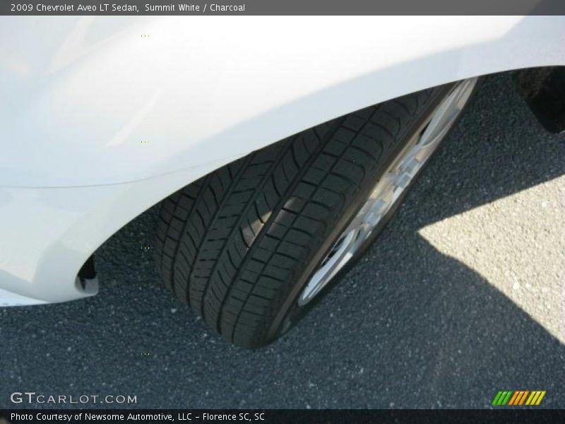 Summit White / Charcoal 2009 Chevrolet Aveo LT Sedan