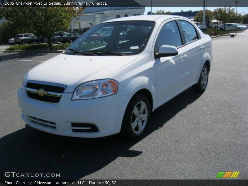 Summit White / Charcoal 2009 Chevrolet Aveo LT Sedan
