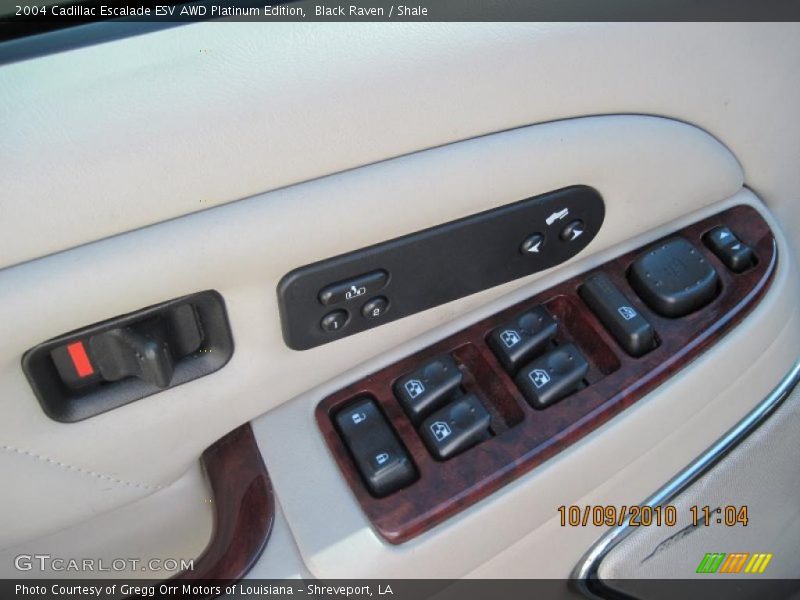 Controls of 2004 Escalade ESV AWD Platinum Edition