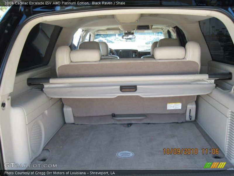  2004 Escalade ESV AWD Platinum Edition Trunk