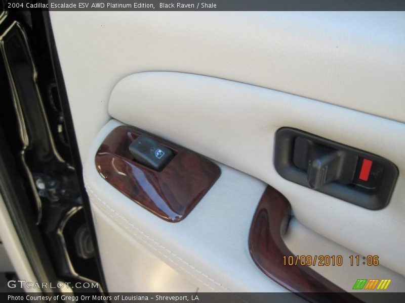  2004 Escalade ESV AWD Platinum Edition Shale Interior