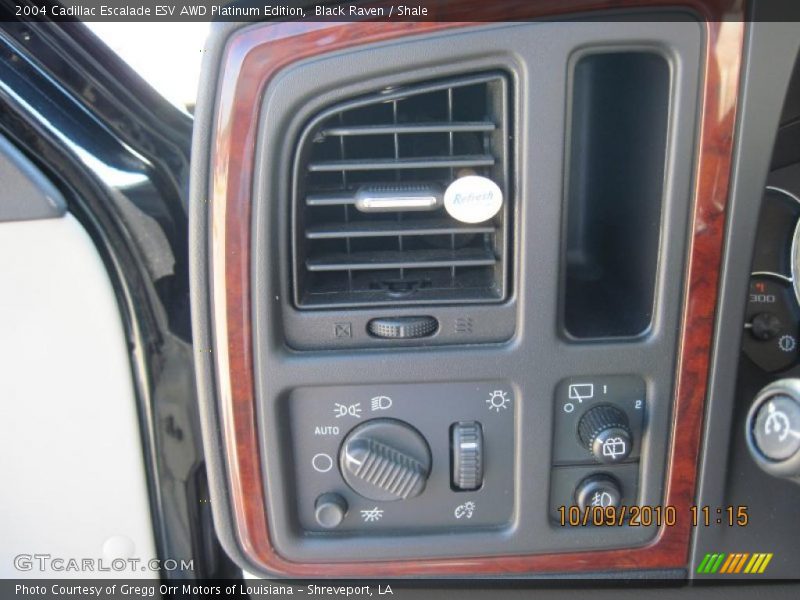 Controls of 2004 Escalade ESV AWD Platinum Edition