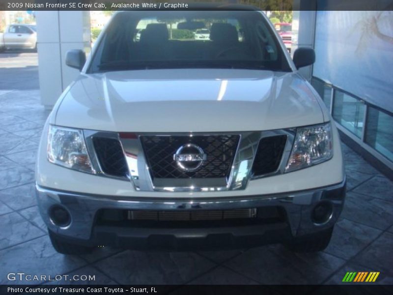 Avalanche White / Graphite 2009 Nissan Frontier SE Crew Cab