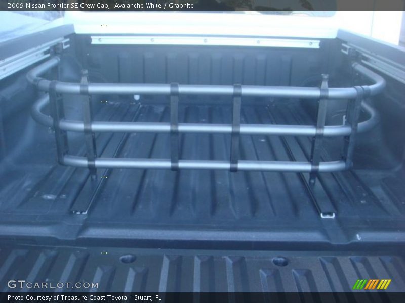 Avalanche White / Graphite 2009 Nissan Frontier SE Crew Cab