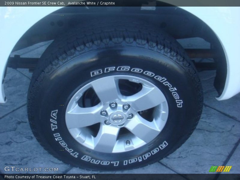 Avalanche White / Graphite 2009 Nissan Frontier SE Crew Cab
