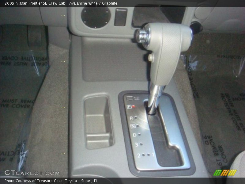 Avalanche White / Graphite 2009 Nissan Frontier SE Crew Cab