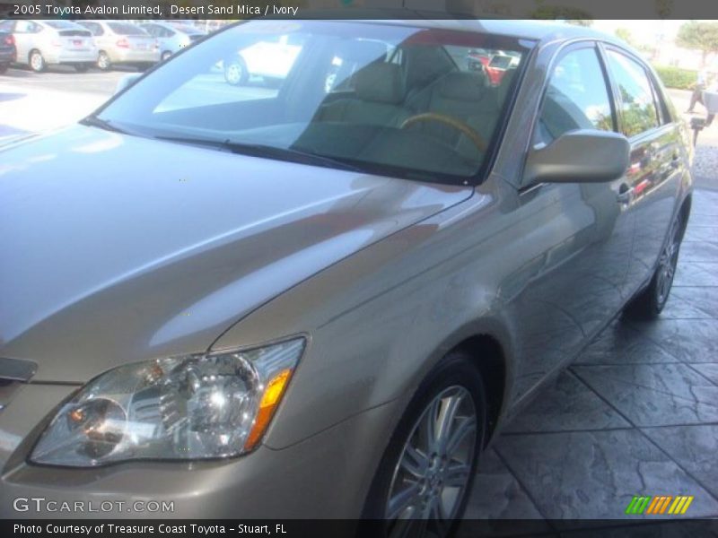 Desert Sand Mica / Ivory 2005 Toyota Avalon Limited