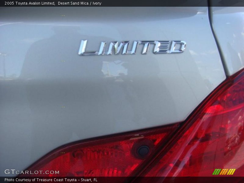 Desert Sand Mica / Ivory 2005 Toyota Avalon Limited