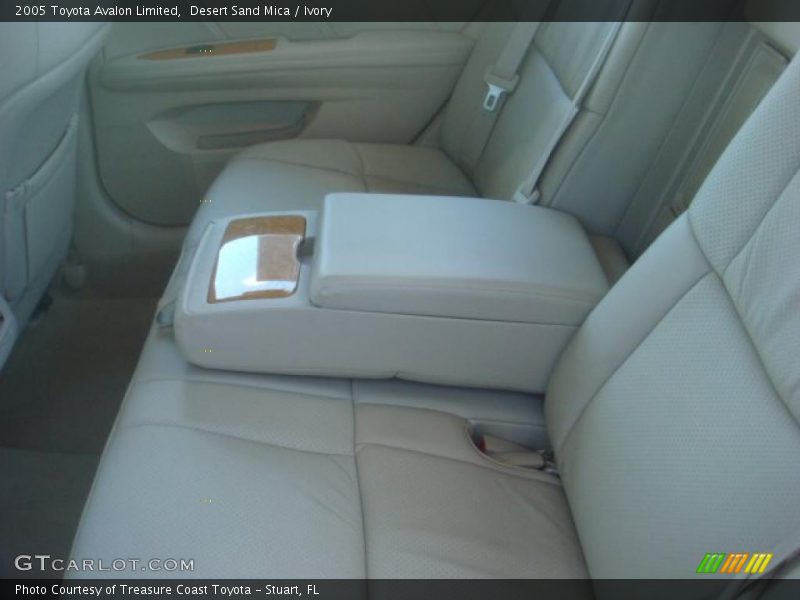 Desert Sand Mica / Ivory 2005 Toyota Avalon Limited