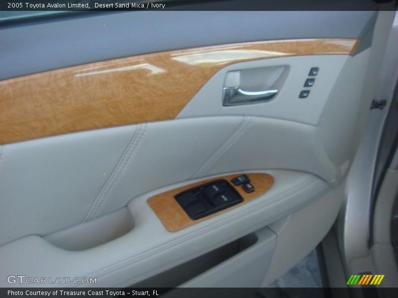 Desert Sand Mica / Ivory 2005 Toyota Avalon Limited
