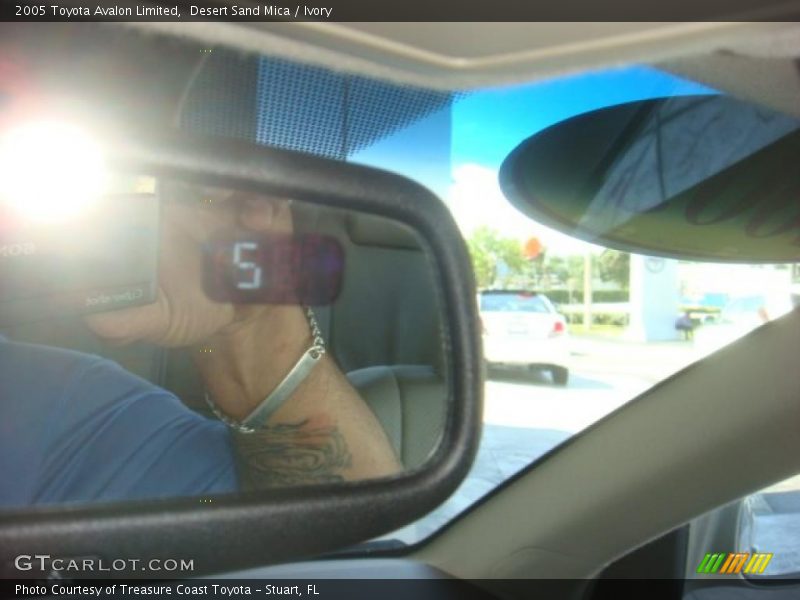 Desert Sand Mica / Ivory 2005 Toyota Avalon Limited