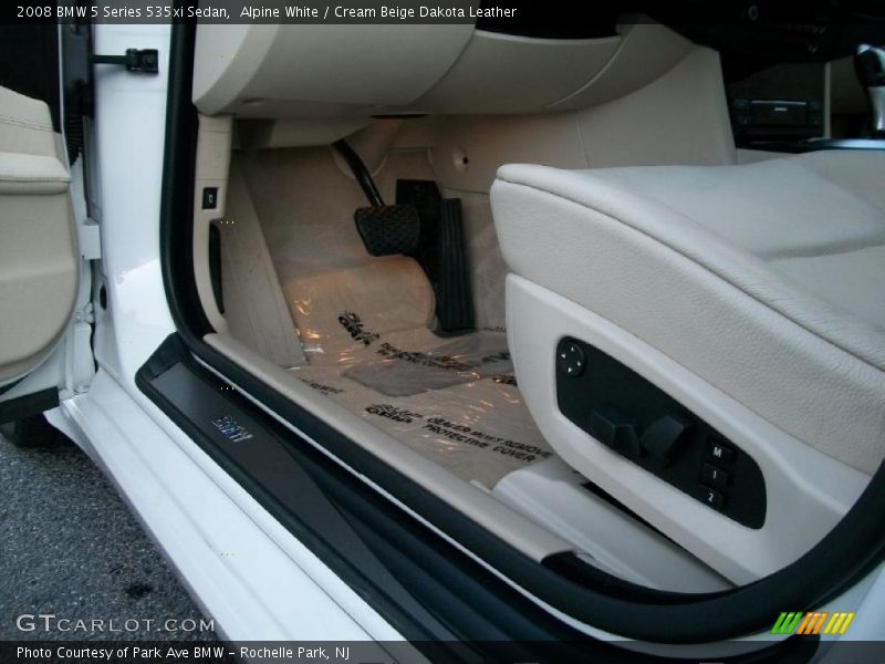 Alpine White / Cream Beige Dakota Leather 2008 BMW 5 Series 535xi Sedan
