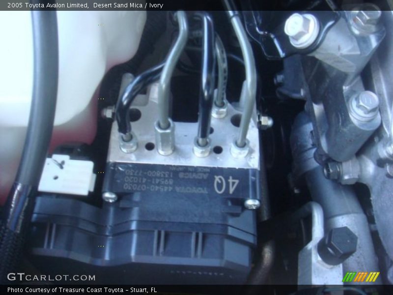 Desert Sand Mica / Ivory 2005 Toyota Avalon Limited