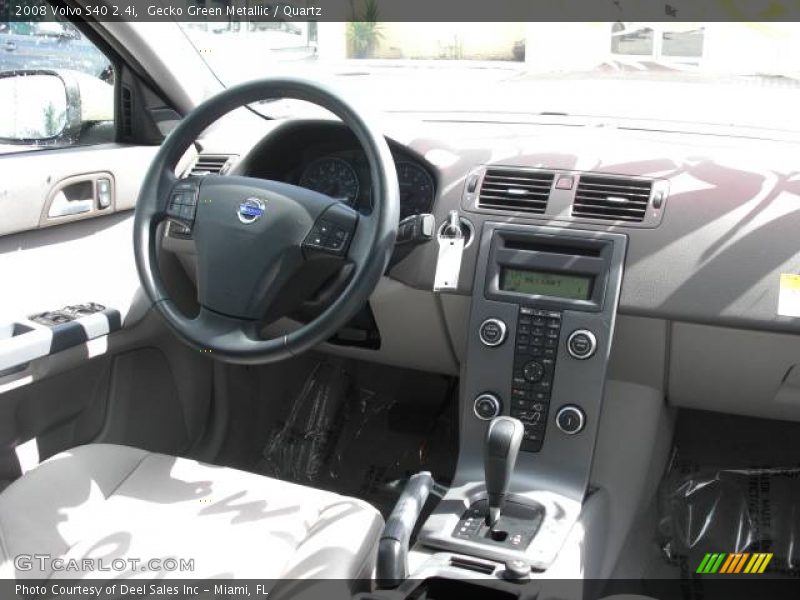 Gecko Green Metallic / Quartz 2008 Volvo S40 2.4i