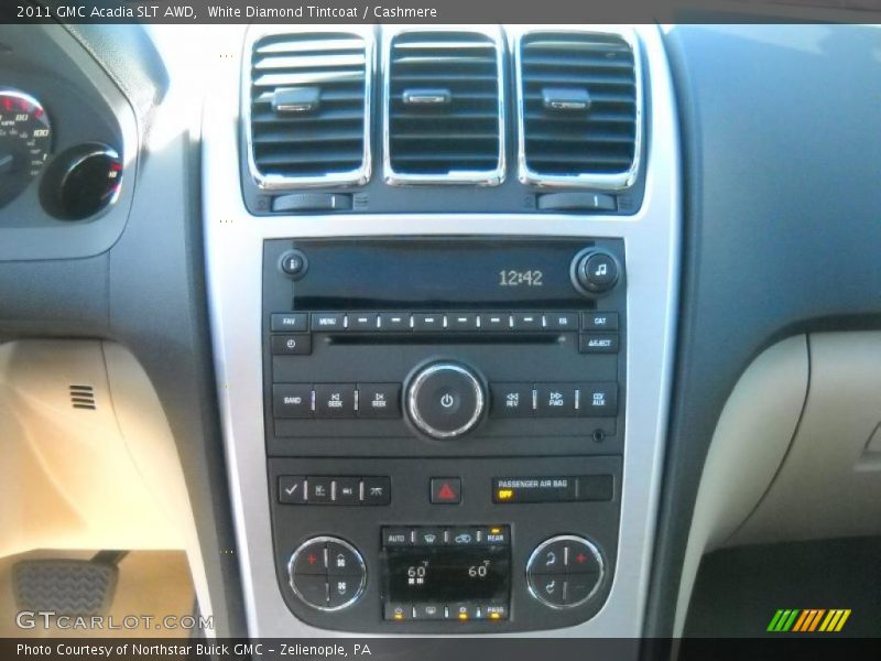 Controls of 2011 Acadia SLT AWD