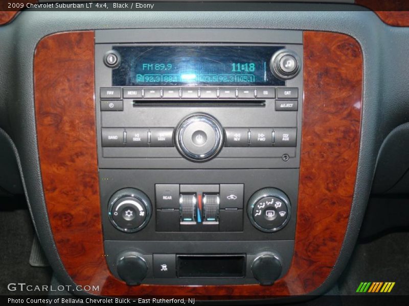 Controls of 2009 Suburban LT 4x4