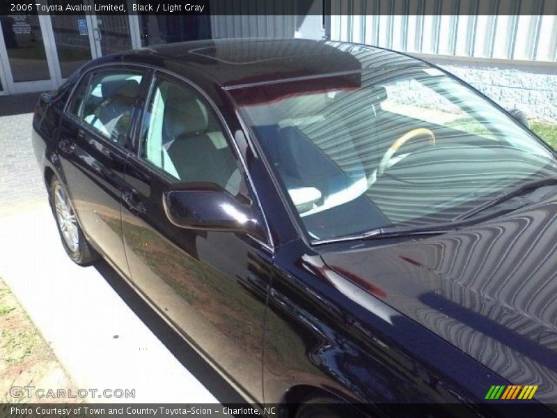 Black / Light Gray 2006 Toyota Avalon Limited