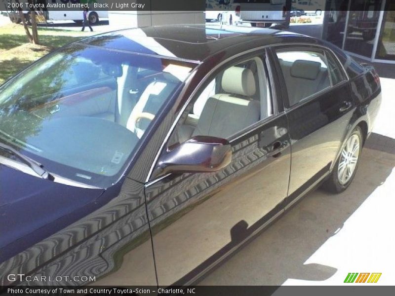 Black / Light Gray 2006 Toyota Avalon Limited