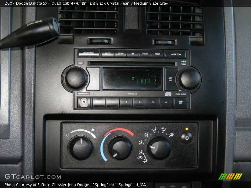 Controls of 2007 Dakota SXT Quad Cab 4x4