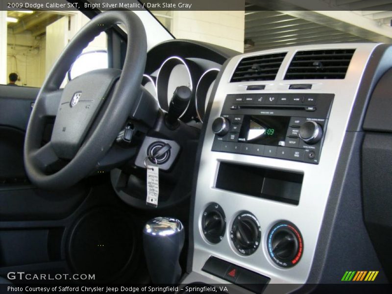 Bright Silver Metallic / Dark Slate Gray 2009 Dodge Caliber SXT