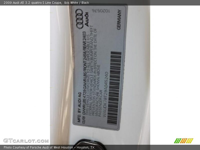 Ibis White / Black 2009 Audi A5 3.2 quattro S Line Coupe