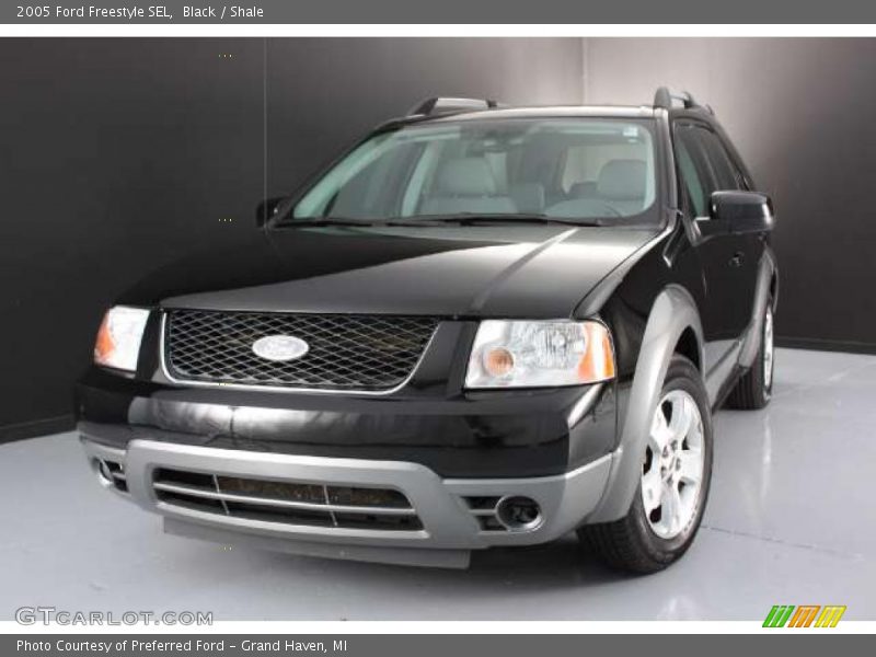 Black / Shale 2005 Ford Freestyle SEL