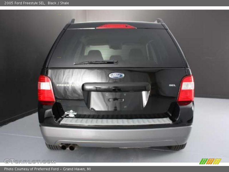 Black / Shale 2005 Ford Freestyle SEL