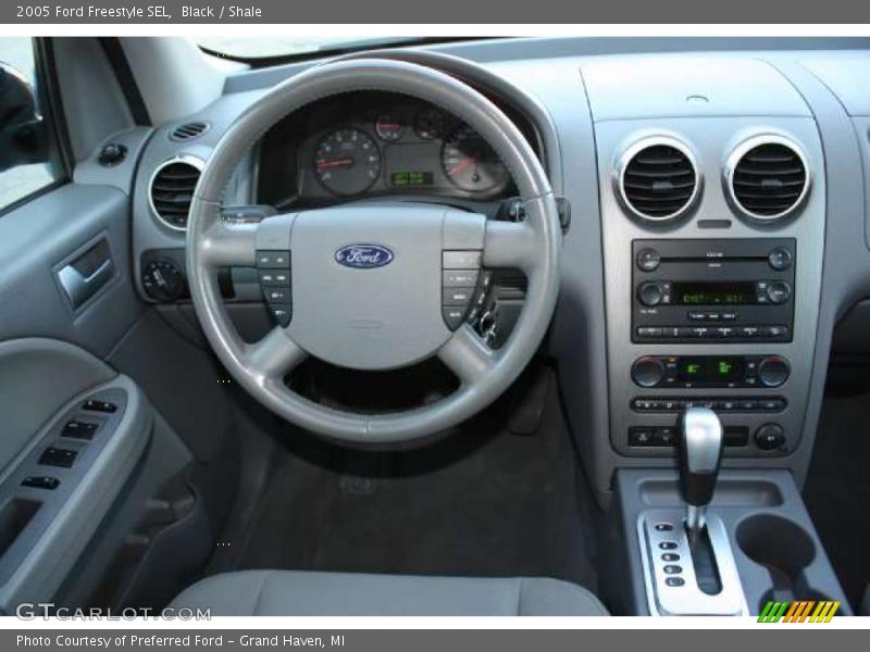 Black / Shale 2005 Ford Freestyle SEL