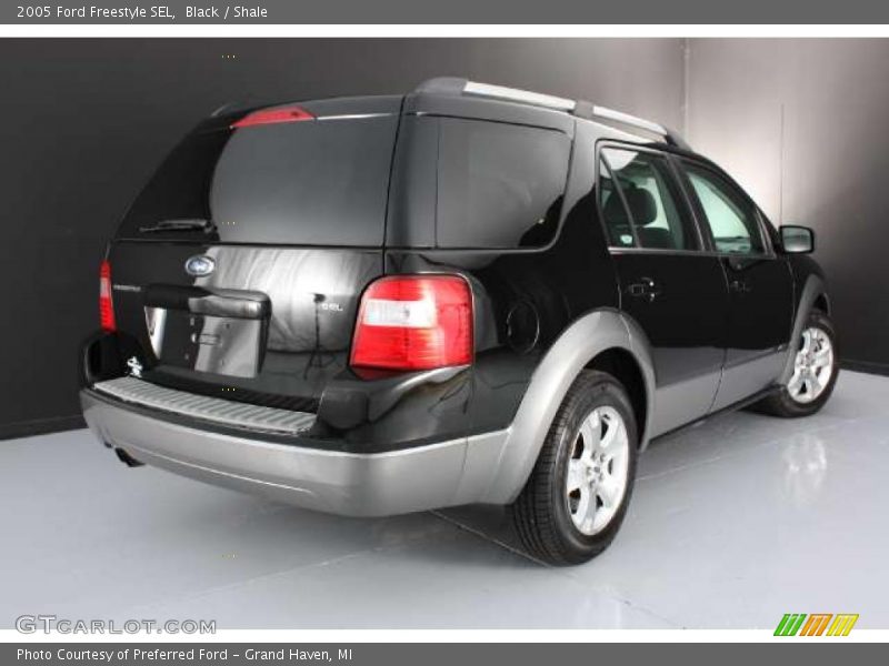 Black / Shale 2005 Ford Freestyle SEL