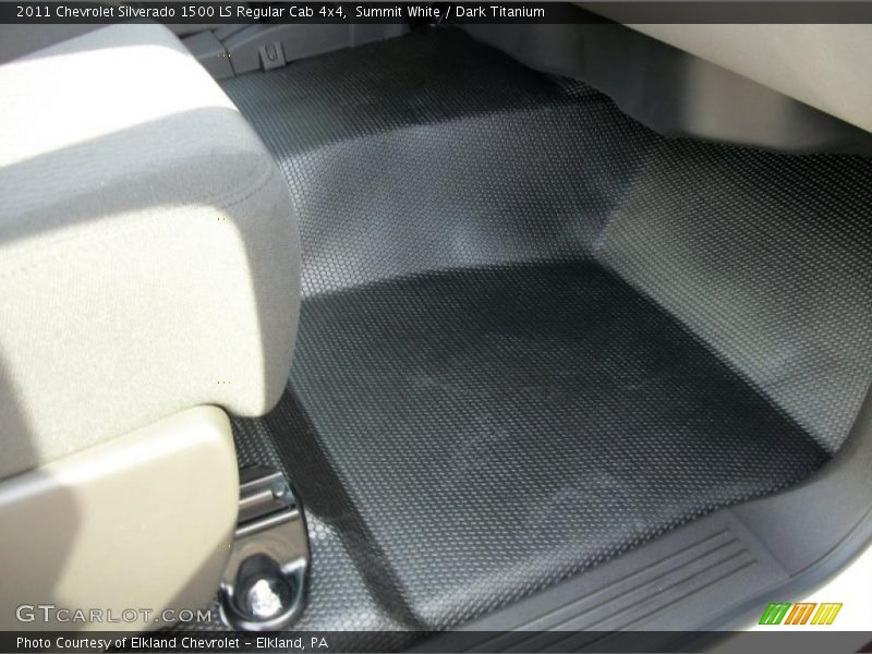 Summit White / Dark Titanium 2011 Chevrolet Silverado 1500 LS Regular Cab 4x4