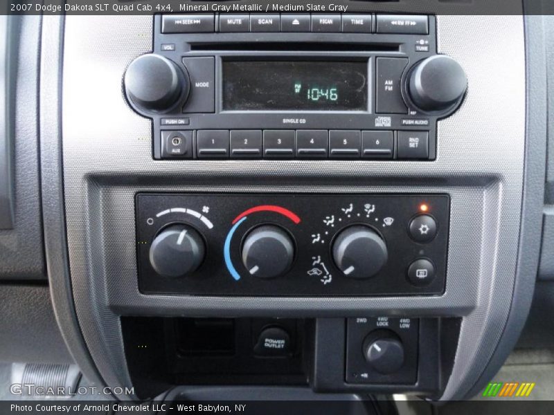 Controls of 2007 Dakota SLT Quad Cab 4x4