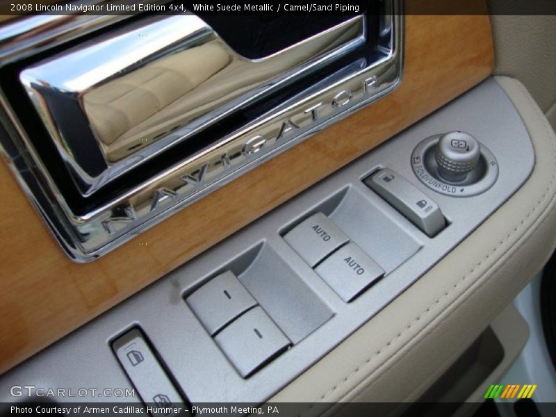 Controls of 2008 Navigator Limited Edition 4x4