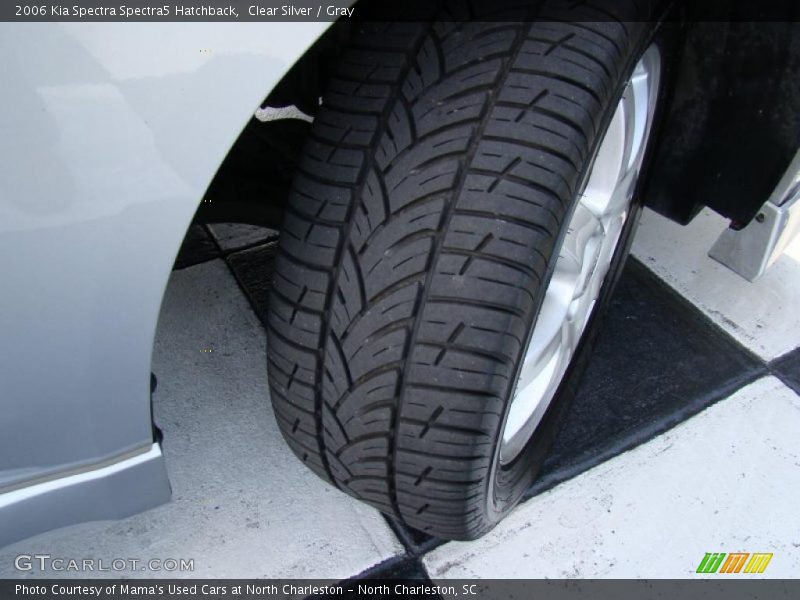 Clear Silver / Gray 2006 Kia Spectra Spectra5 Hatchback
