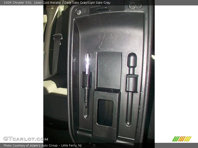 Linen Gold Metallic / Dark Slate Gray/Light Slate Gray 2006 Chrysler 300
