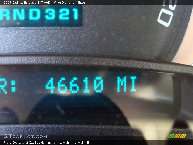 White Diamond / Shale 2005 Cadillac Escalade EXT AWD
