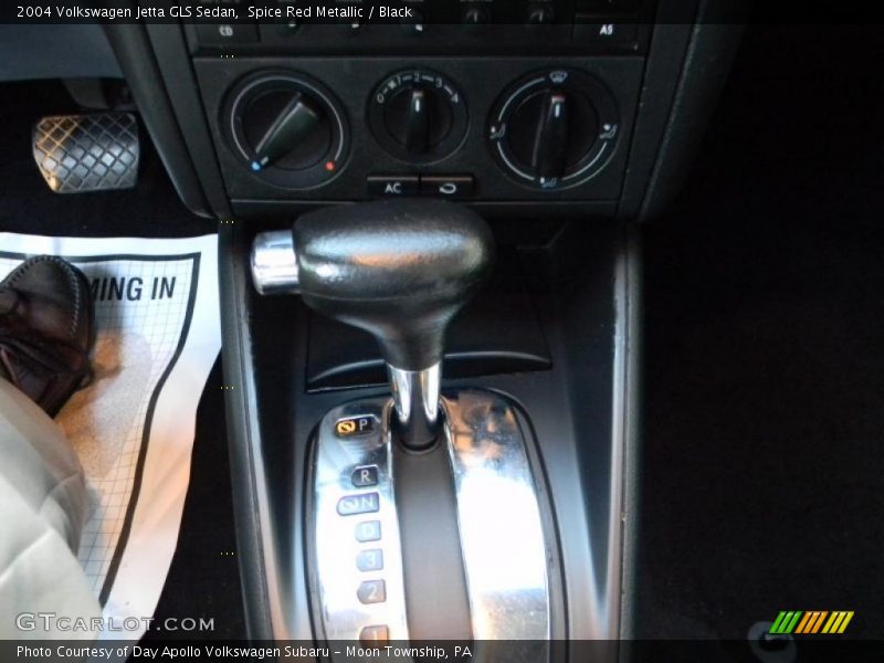 Spice Red Metallic / Black 2004 Volkswagen Jetta GLS Sedan