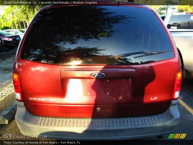 Cabernet Red Metallic / Medium Graphite 1999 Ford Windstar LX