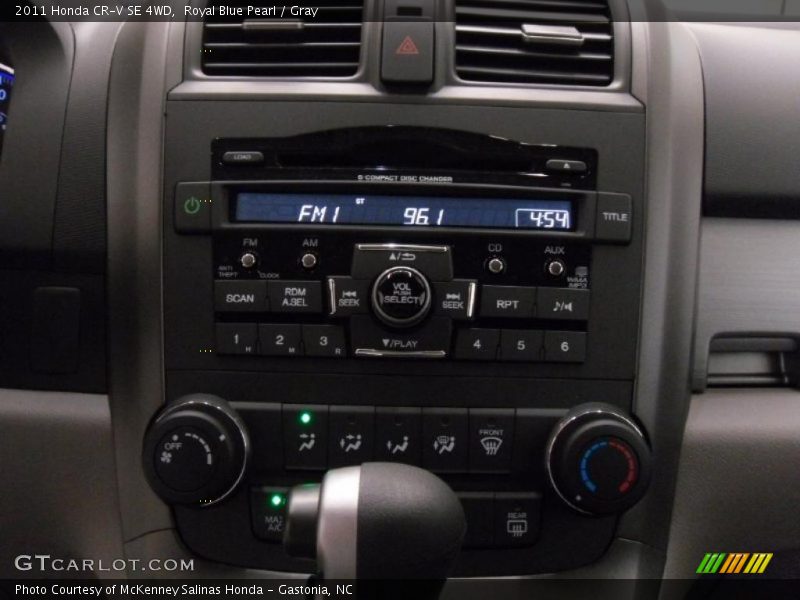 Controls of 2011 CR-V SE 4WD