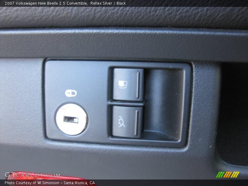 Reflex Silver / Black 2007 Volkswagen New Beetle 2.5 Convertible