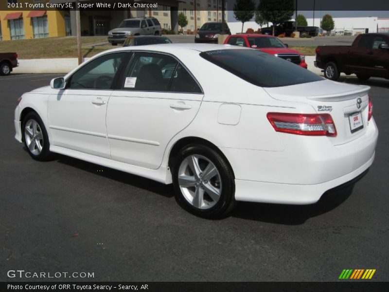Super White / Dark Charcoal 2011 Toyota Camry SE