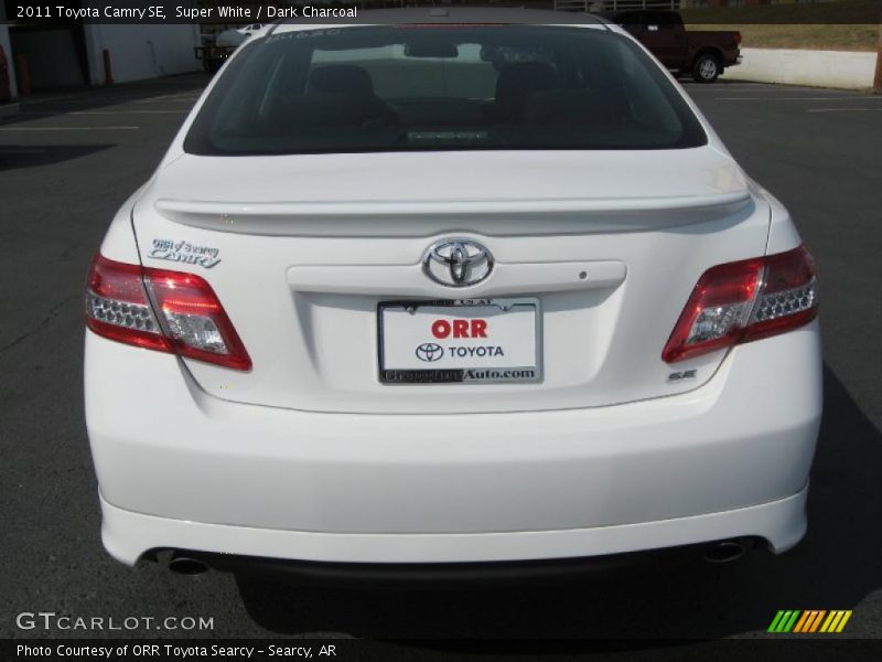 Super White / Dark Charcoal 2011 Toyota Camry SE