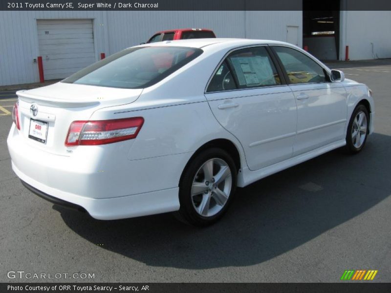 Super White / Dark Charcoal 2011 Toyota Camry SE