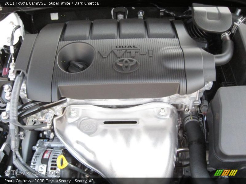 Super White / Dark Charcoal 2011 Toyota Camry SE